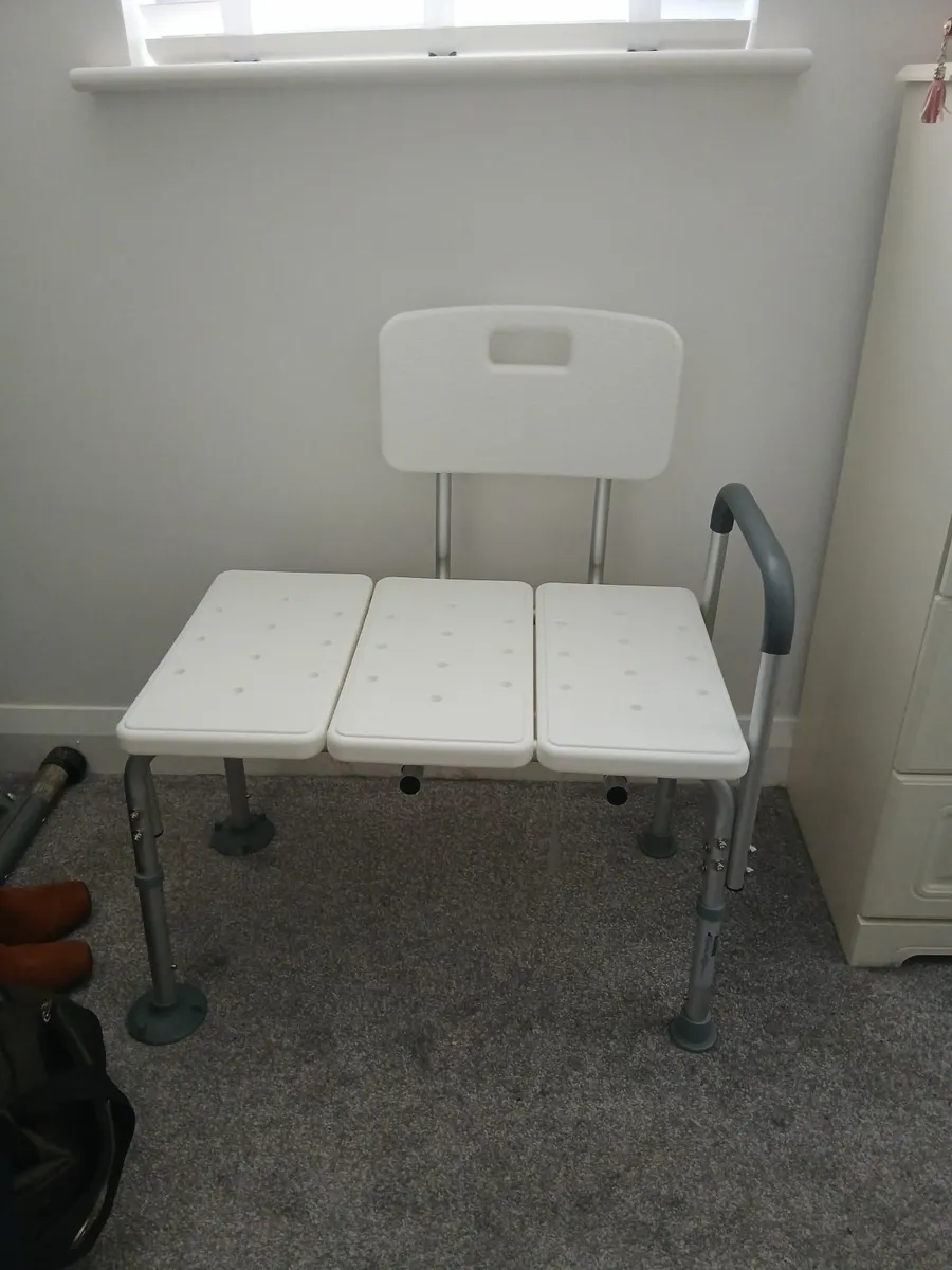 Mobility aid shower seats - Image 3