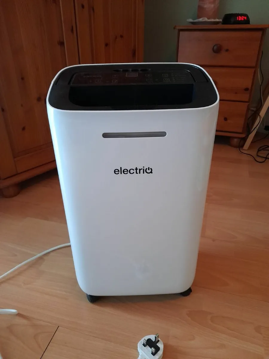 Dehumidifier 12 Litres - Image 1