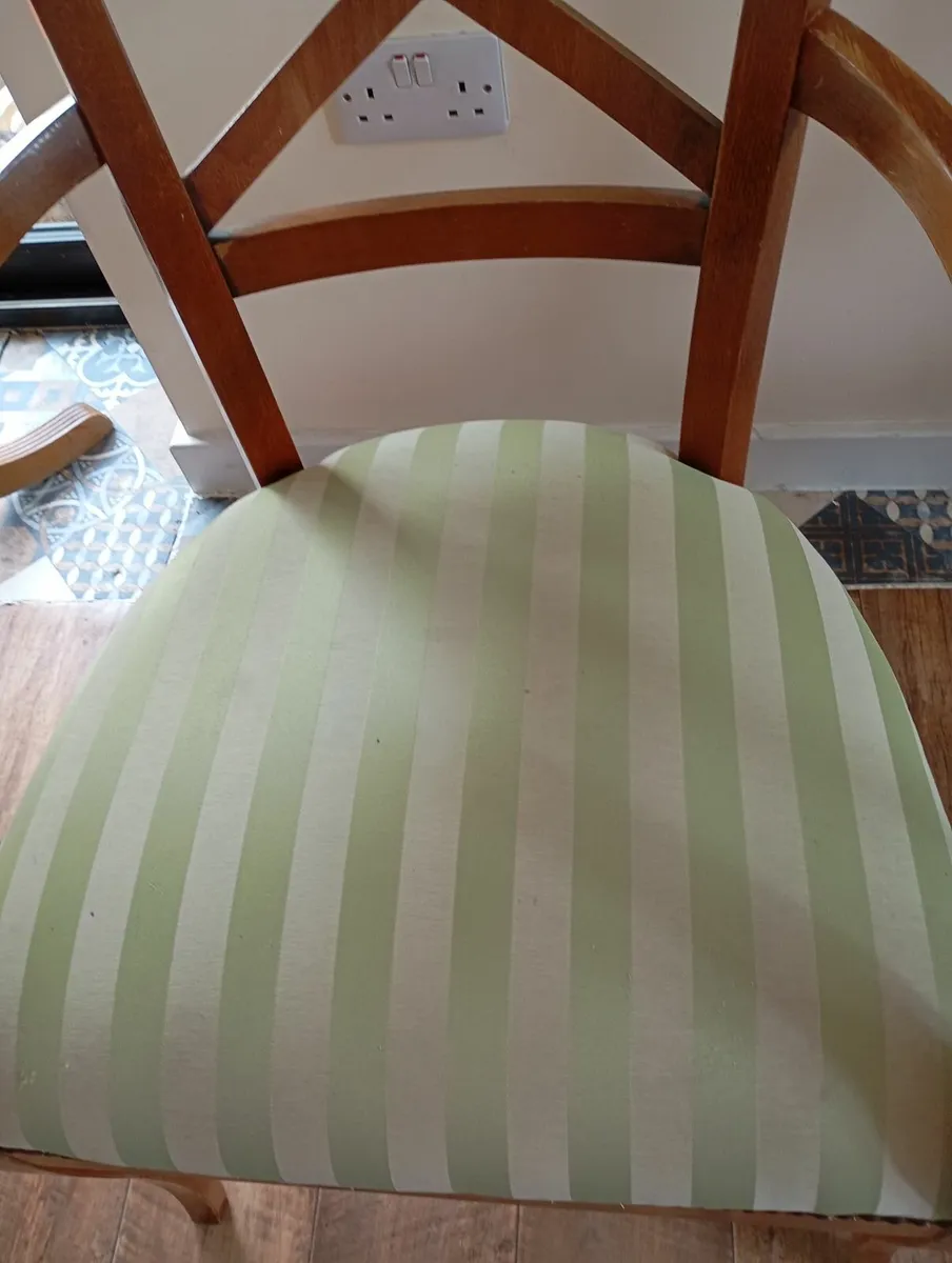 Sitting room chair - Image 2