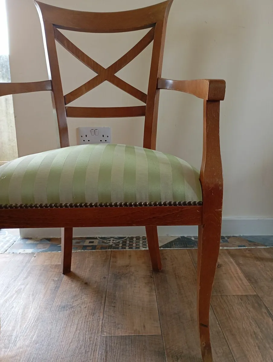Sitting room chair - Image 1