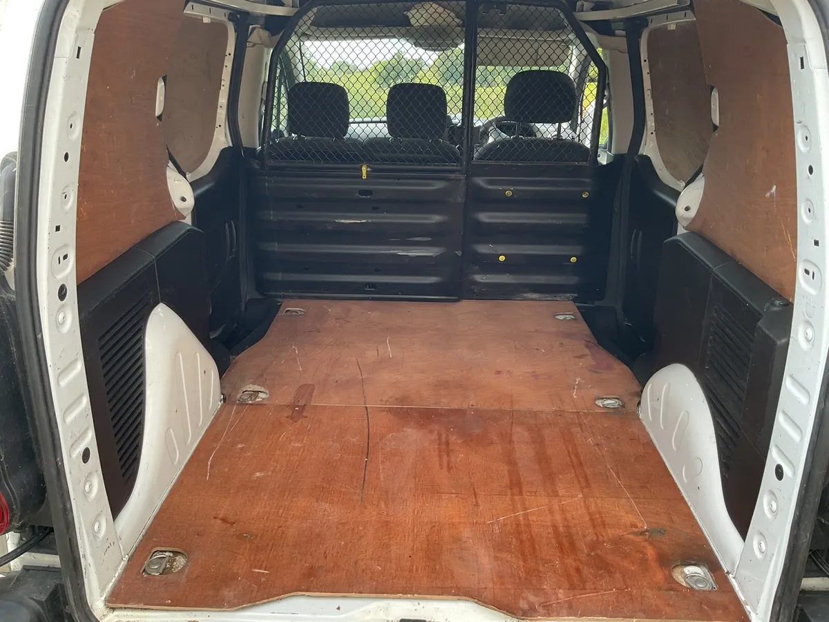 2017 Peugeot partner van - Image 4