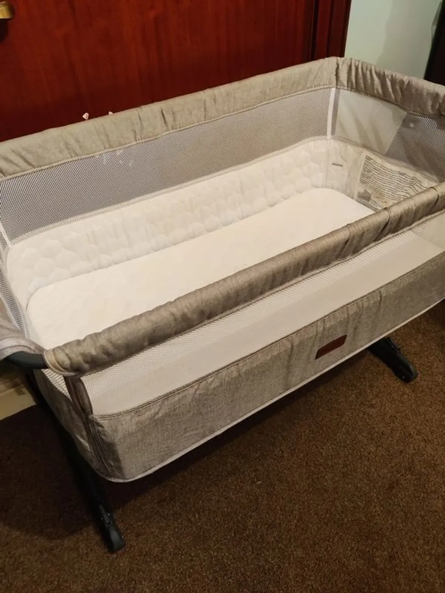 Nested Next to Me crib - Image 4