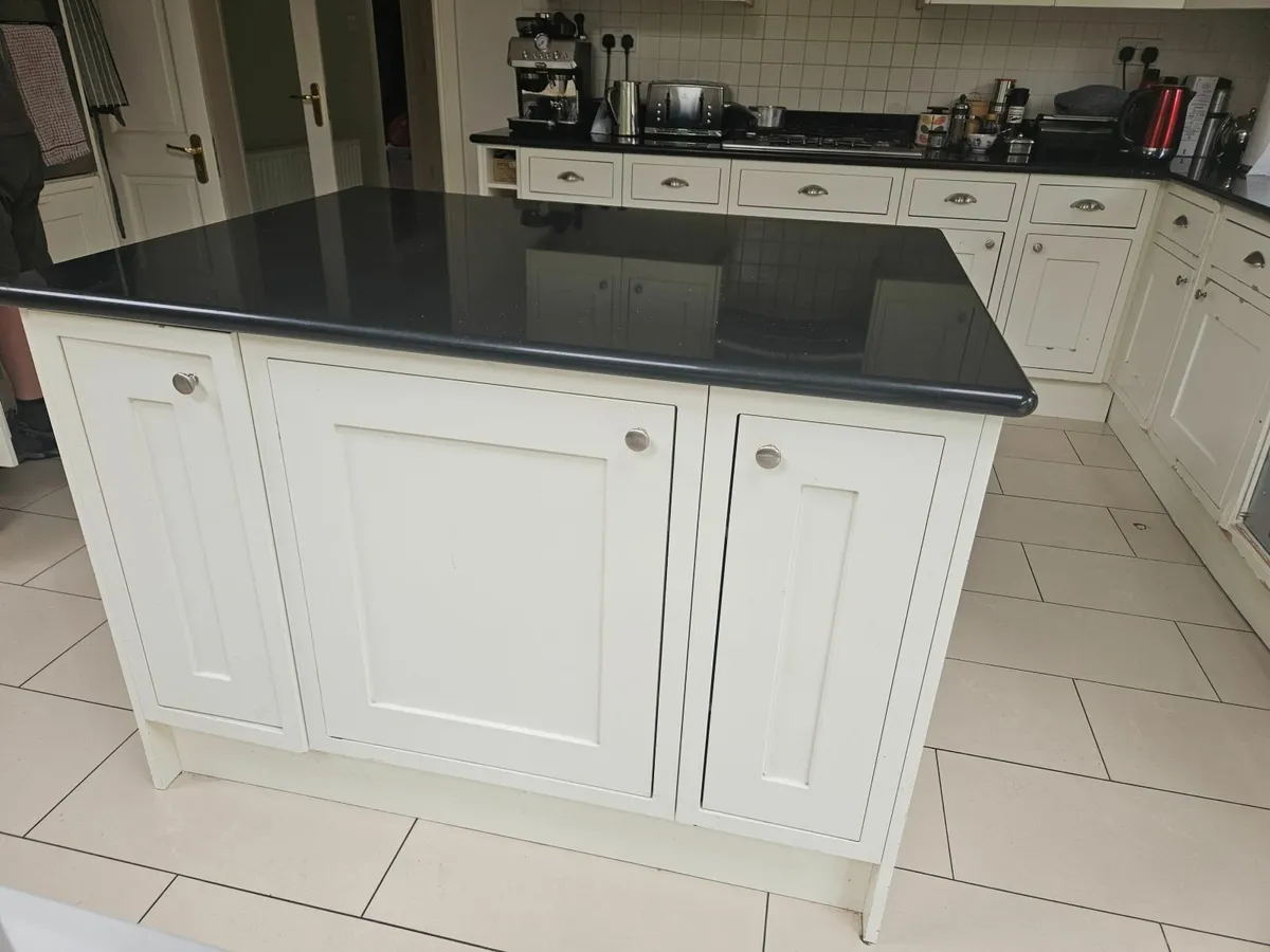 Kitchen Island - Image 2