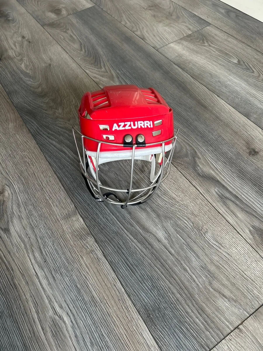 Azzuri hurling helmet - Image 1