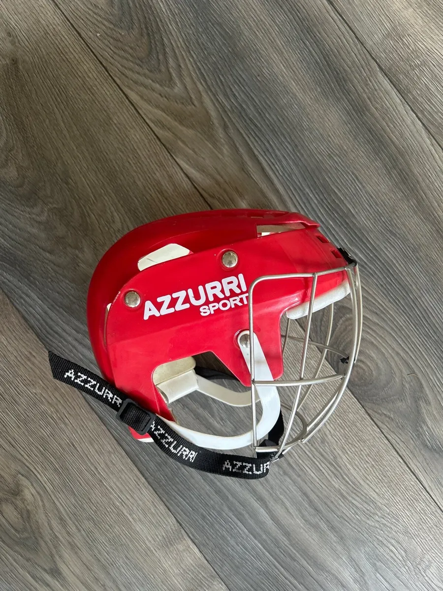 Azzuri hurling helmet - Image 3