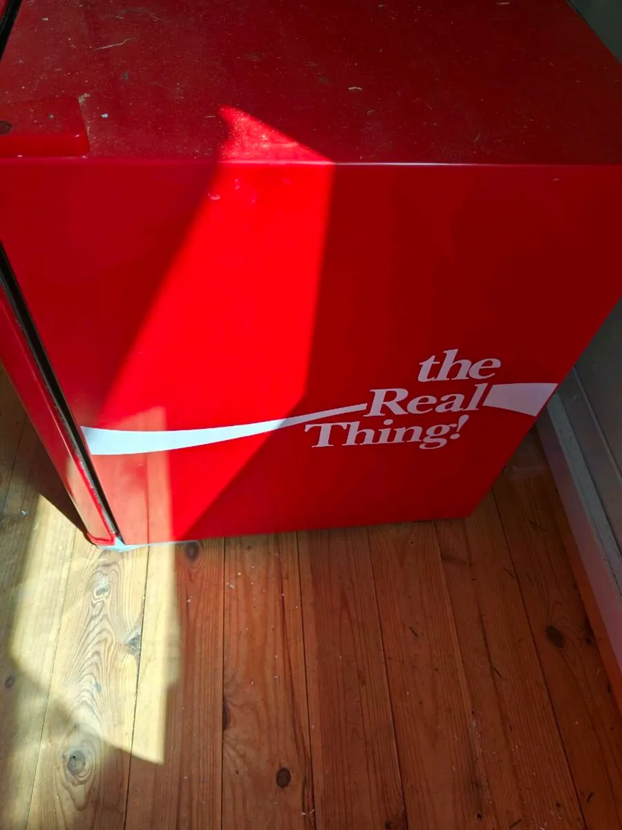 Cocacola mini fridge - Image 3