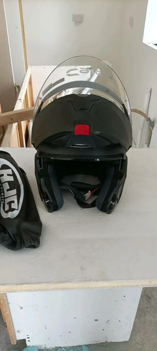 Motorbike helmet - Image 3