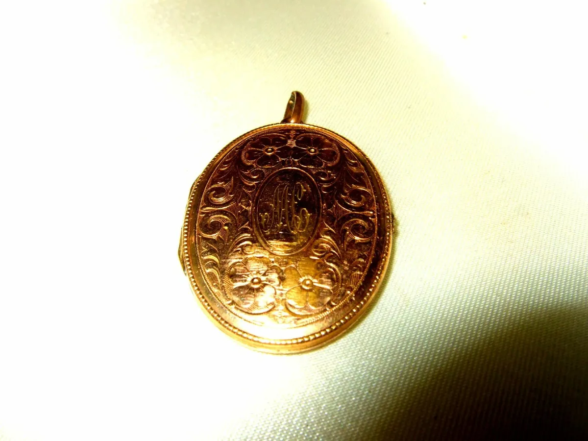 Large Vintage 9k Gold Locket - Image 2