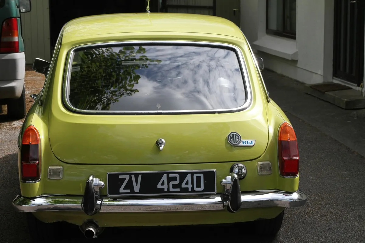 MG MGB 1973 - Image 2