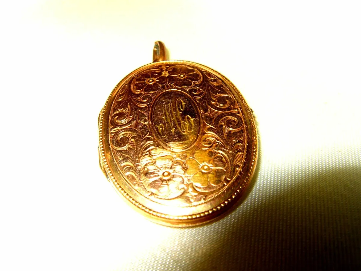 Large Vintage 9k Gold Locket - Image 4