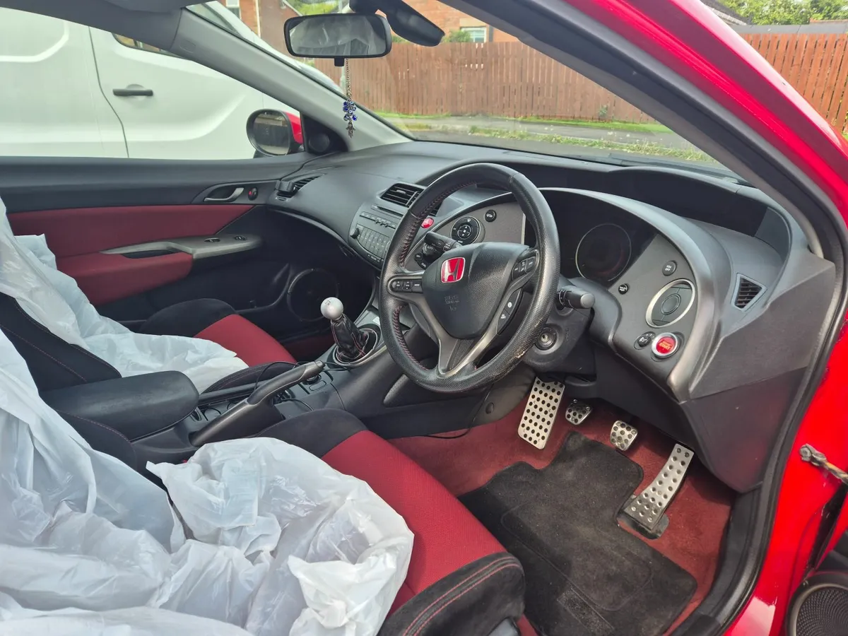 Honda Civic 2008 VTEC - Image 2