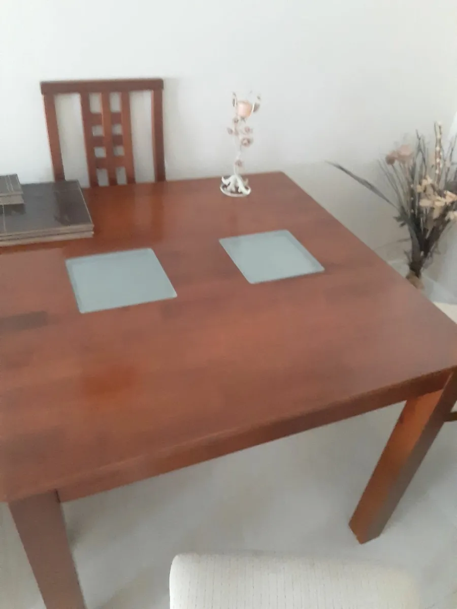 Kitchen table and 4 chairs plus matching Dining ta - Image 4
