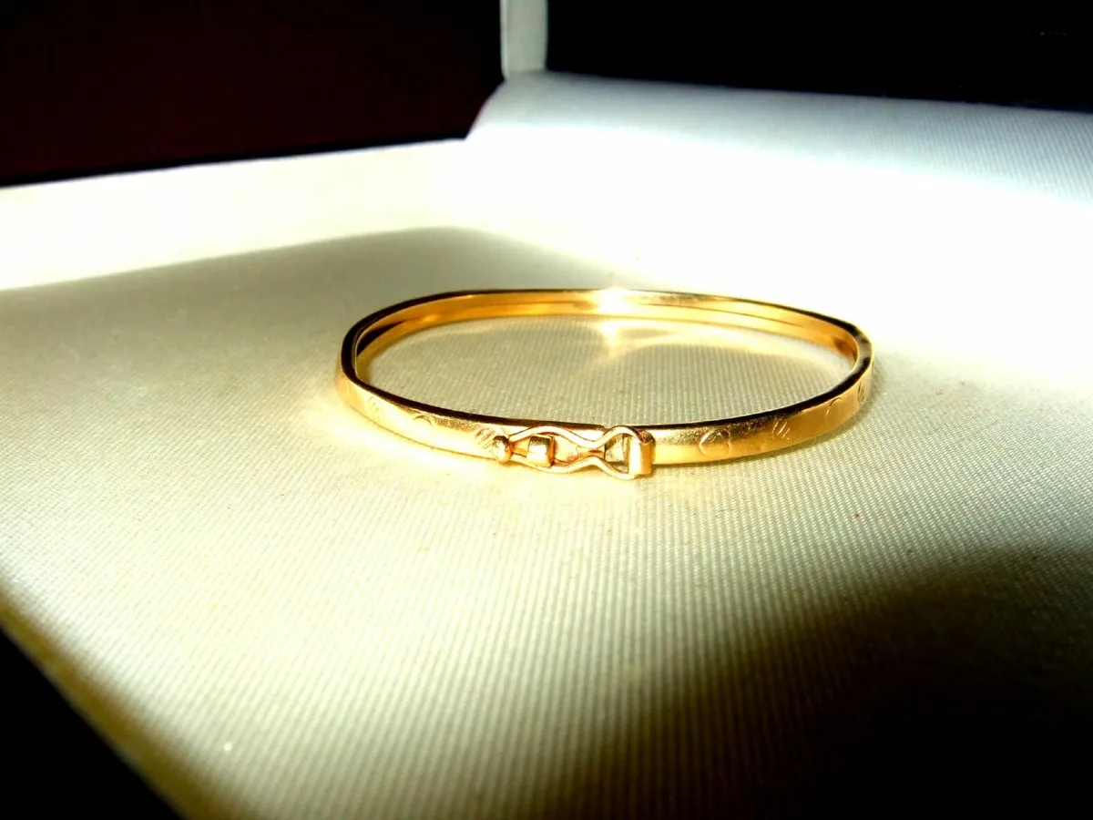 Vintage Hallmarked Childs 9k Gold Bangle - Image 1