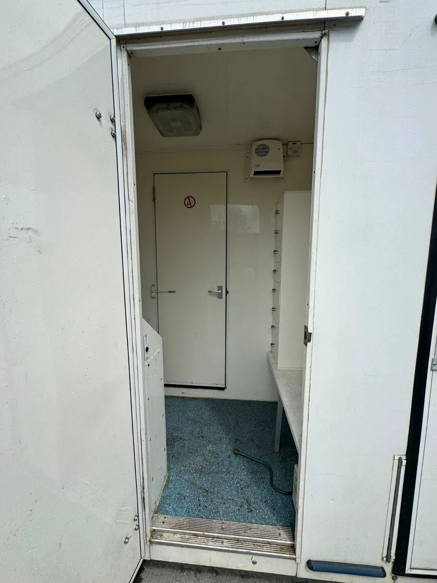 Lynton Decontamination/Shower Unit - Image 3