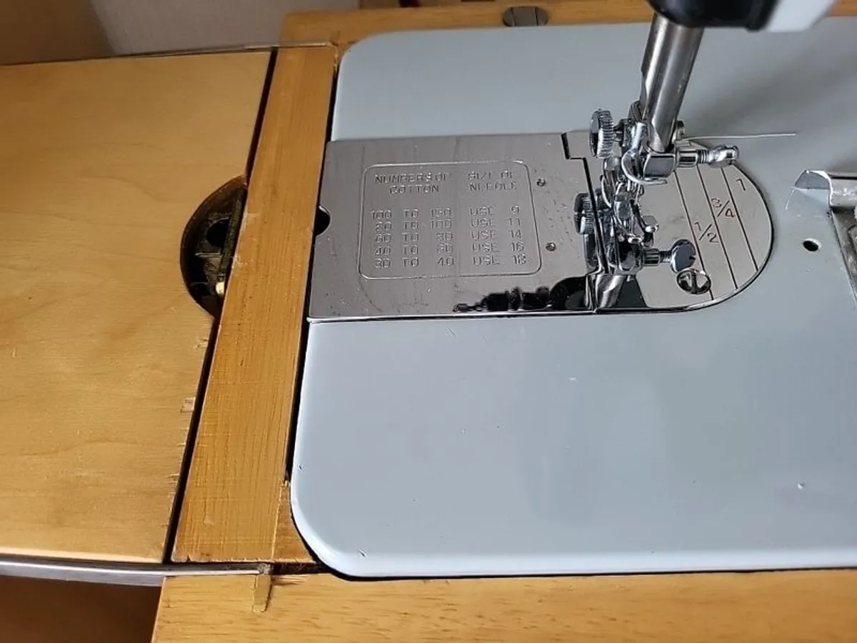 novum sewing machine - Image 2