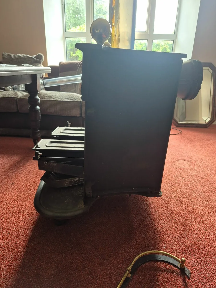 Cast Iron Stove - Image 4