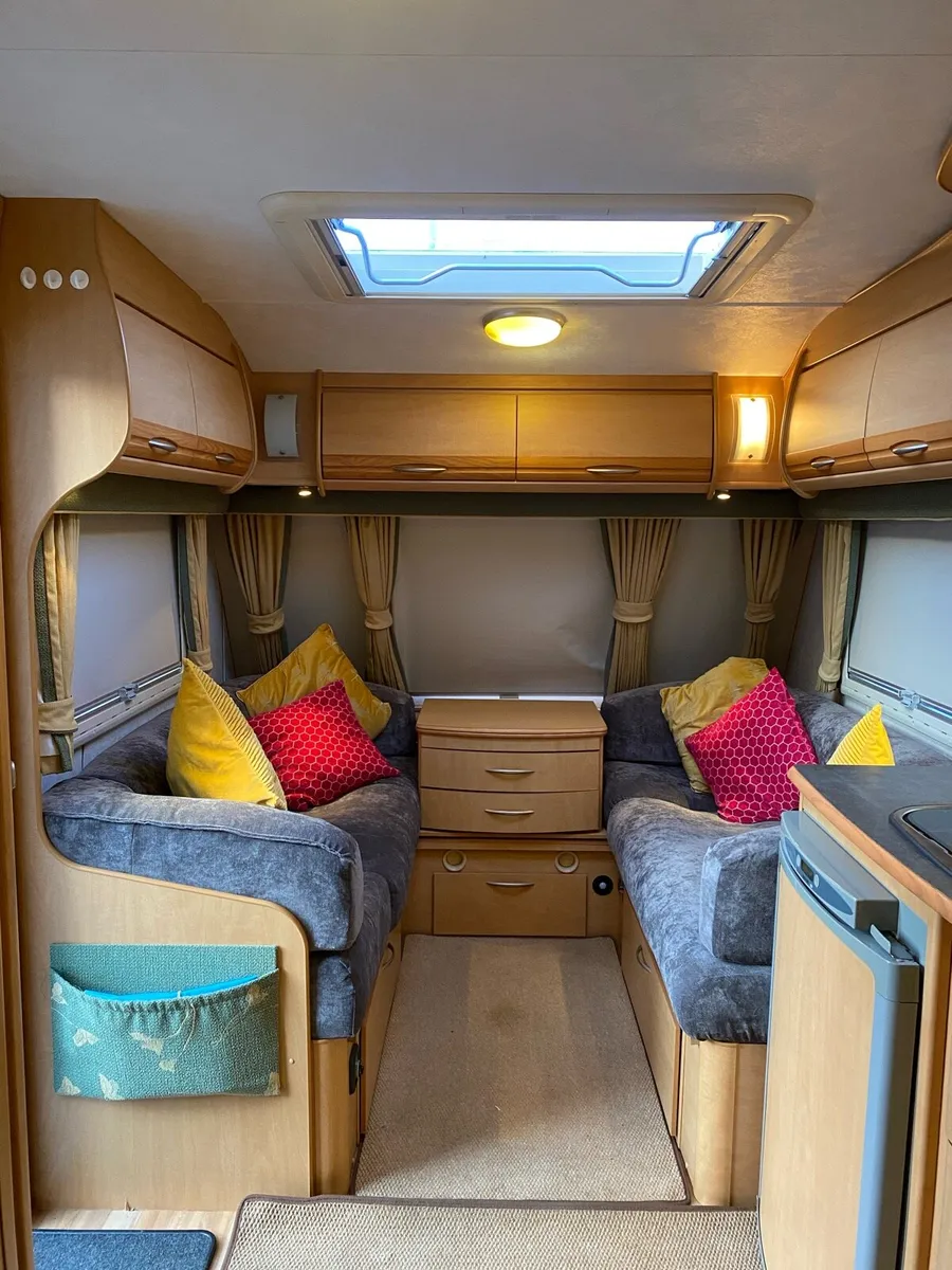 Fixed bed caravan with awning and motor mover - Image 2