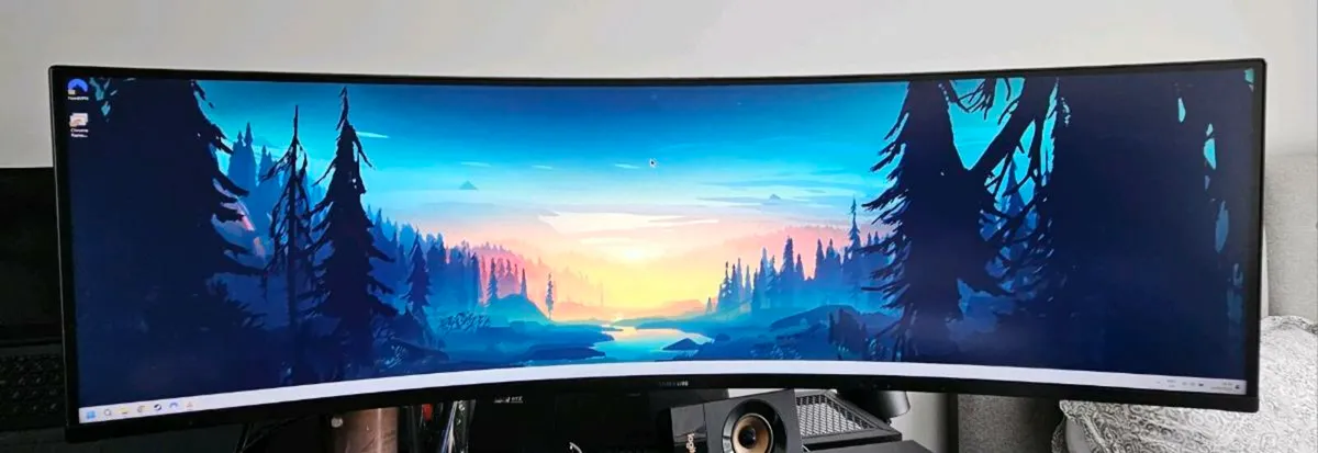 Samsung 49" super ultrawide curved monitor 32:9 - Image 1