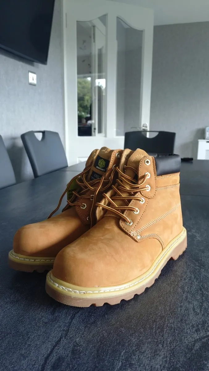 Beeswift Boots with Steel Toecaps - Image 1