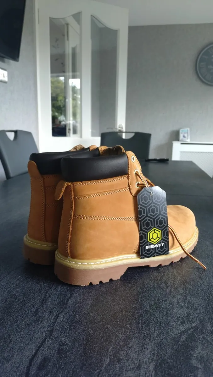 Beeswift Boots with Steel Toecaps - Image 2