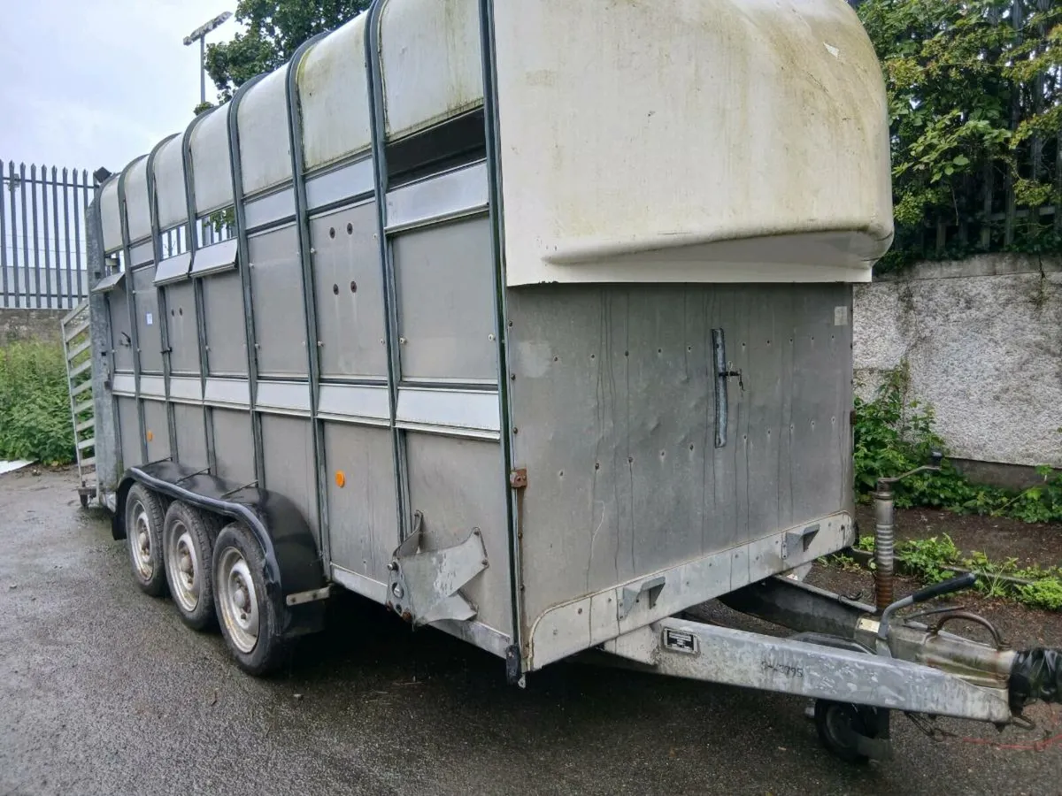 Cattle trailer - Image 1