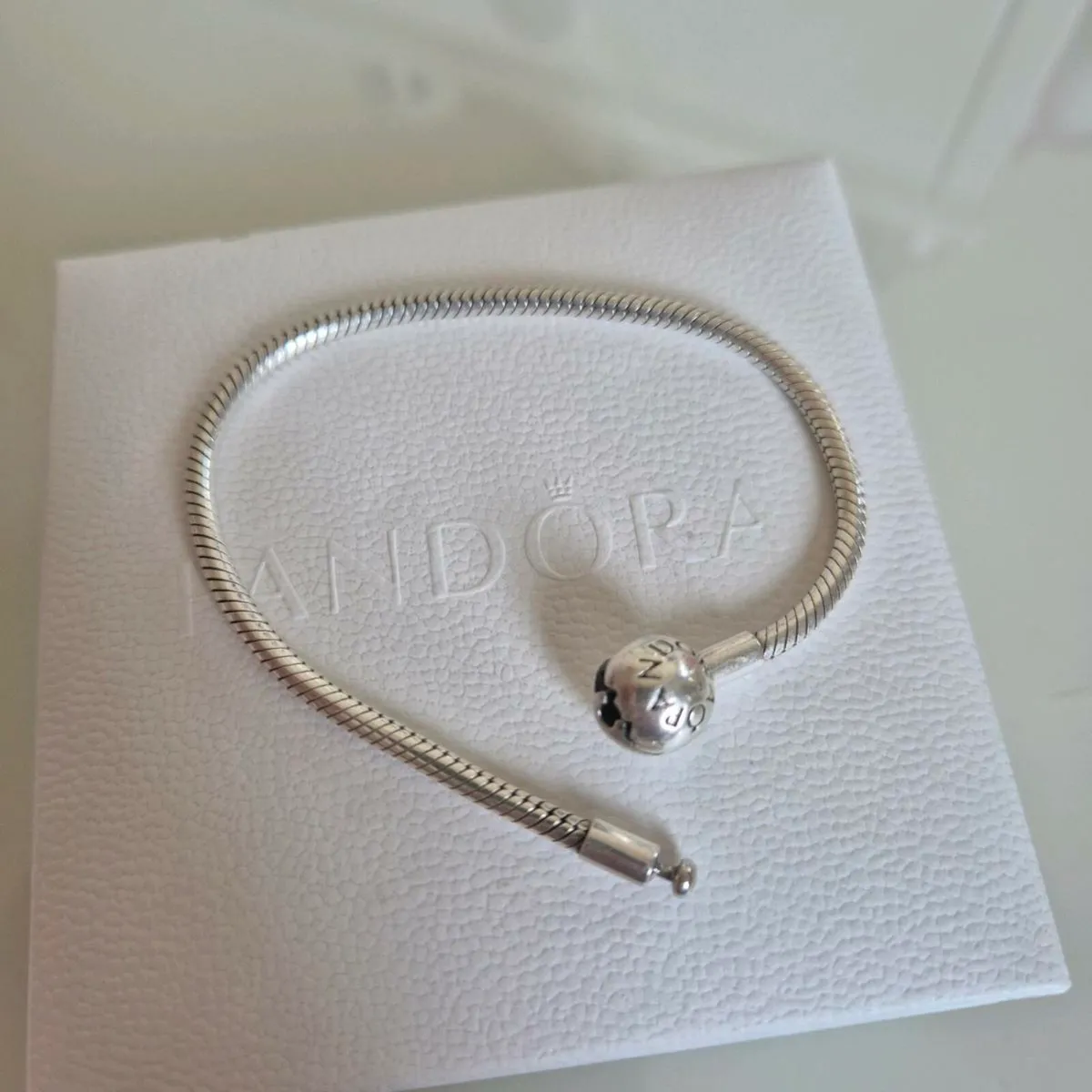 Pandora Bracelet moments clap perfect condition - Image 1