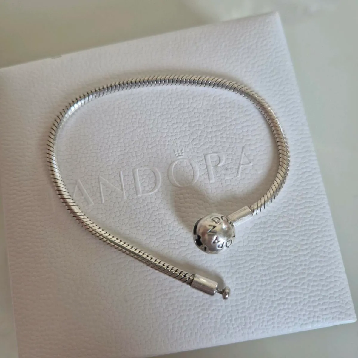 Pandora Bracelet moments clap perfect condition - Image 2