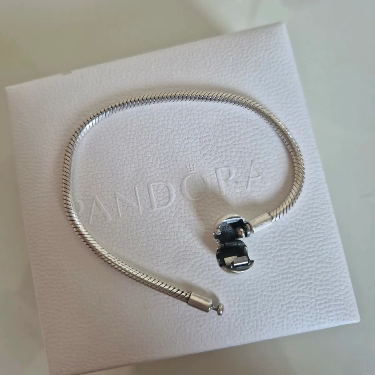 Pandora Bracelet moments clap perfect condition - Image 4