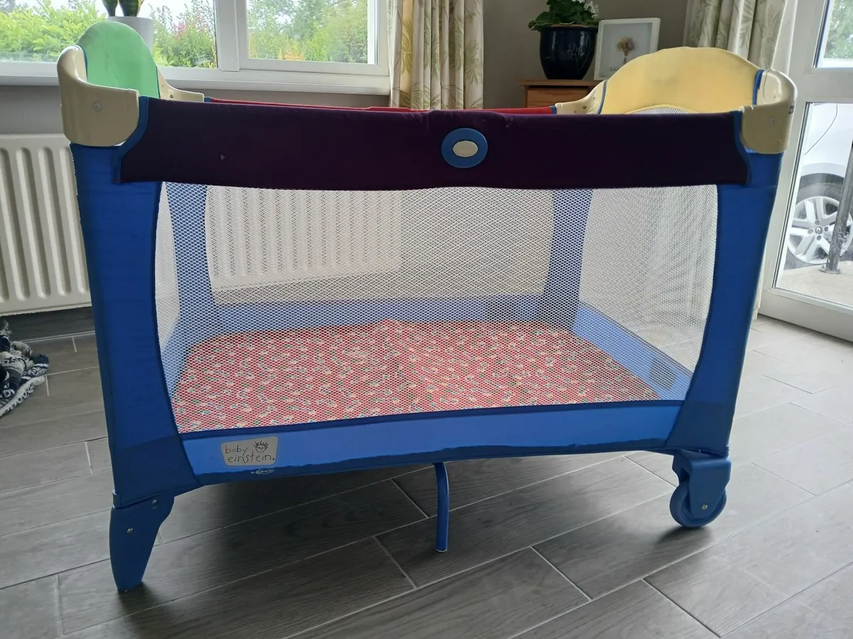 Travel cot - Image 2