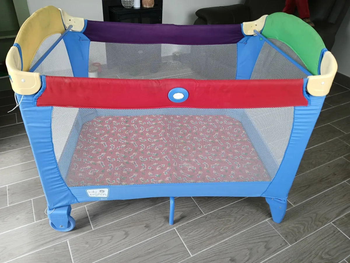 Travel cot - Image 1