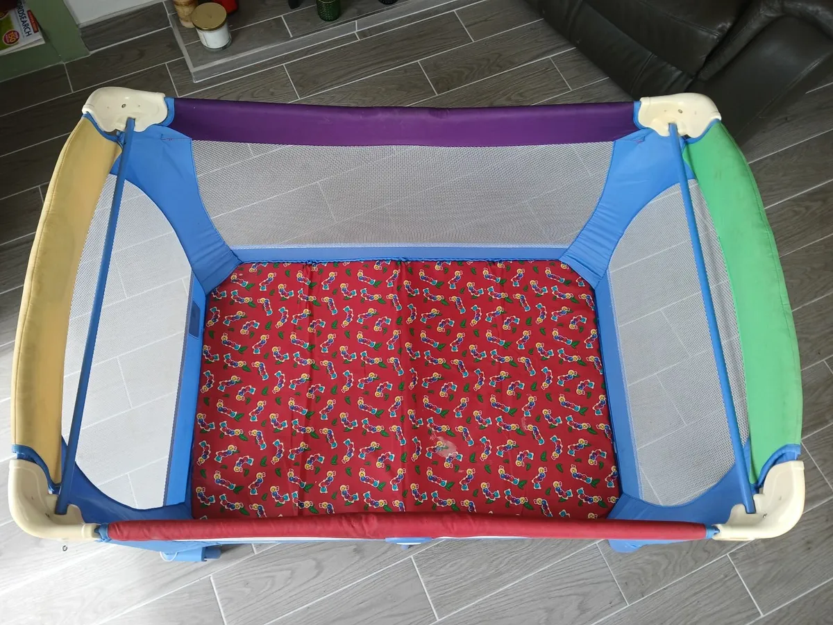 Travel cot - Image 3