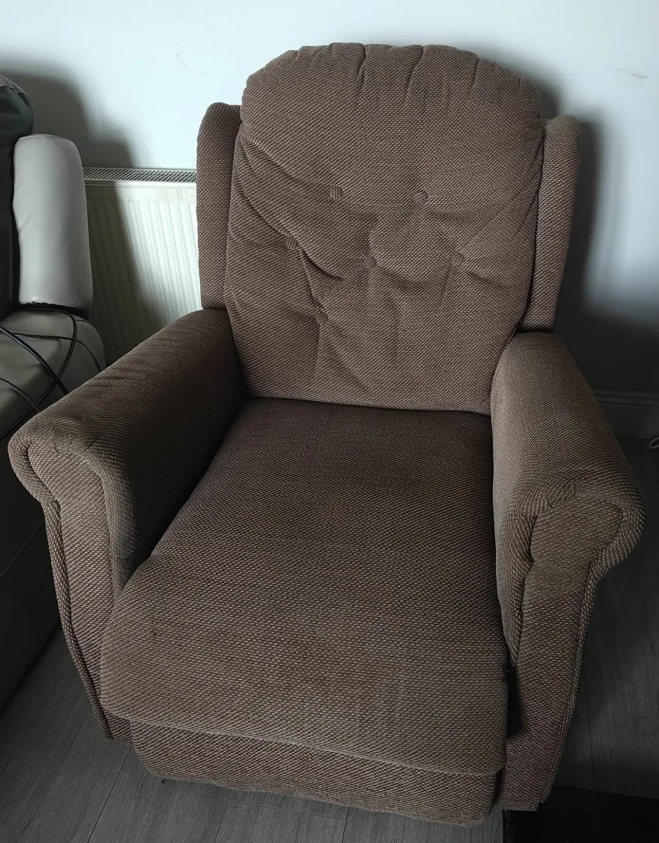 Remote control reclining chair - Image 2