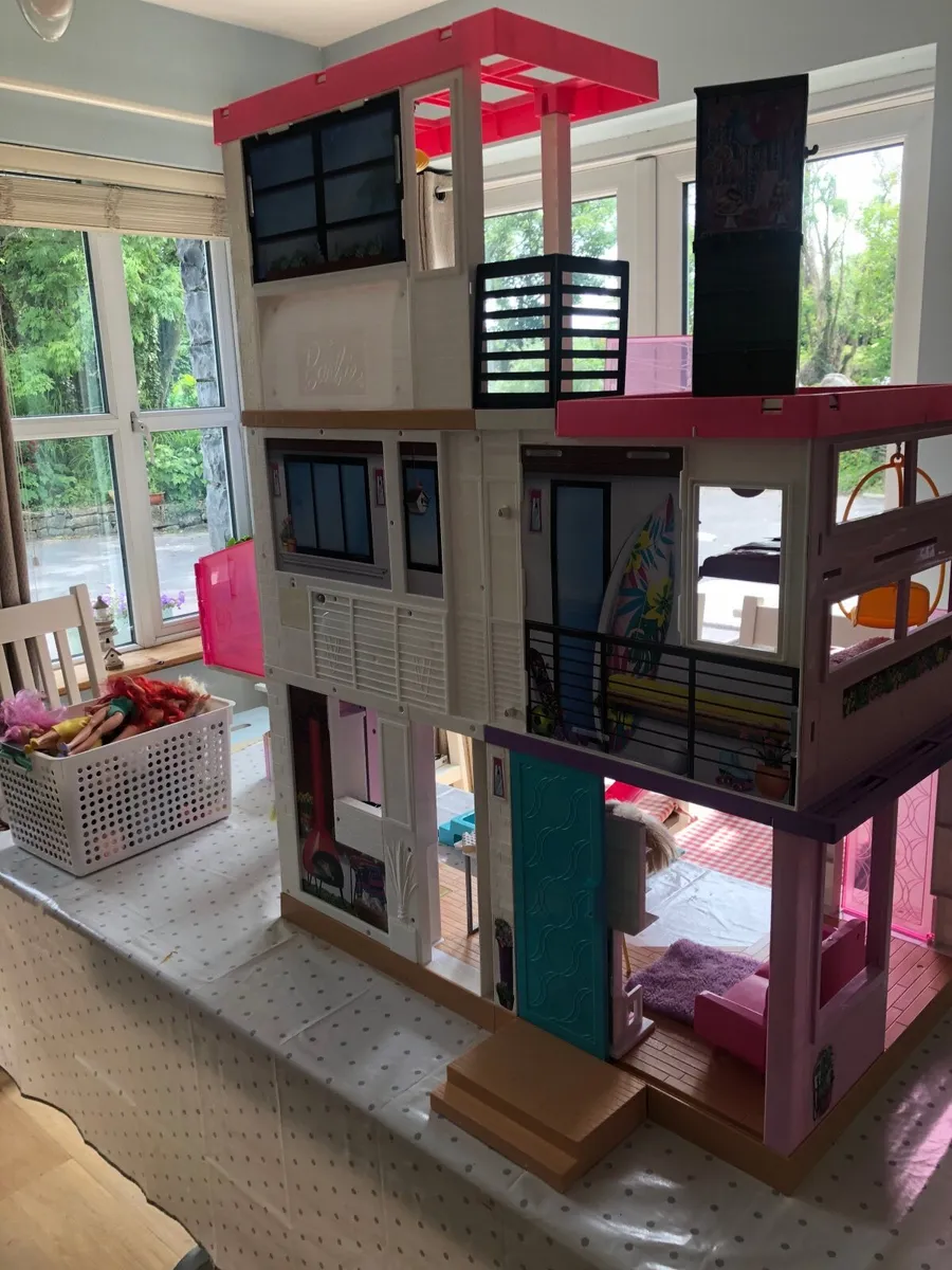 Barbie Dream house and Campervan bundle - Image 4