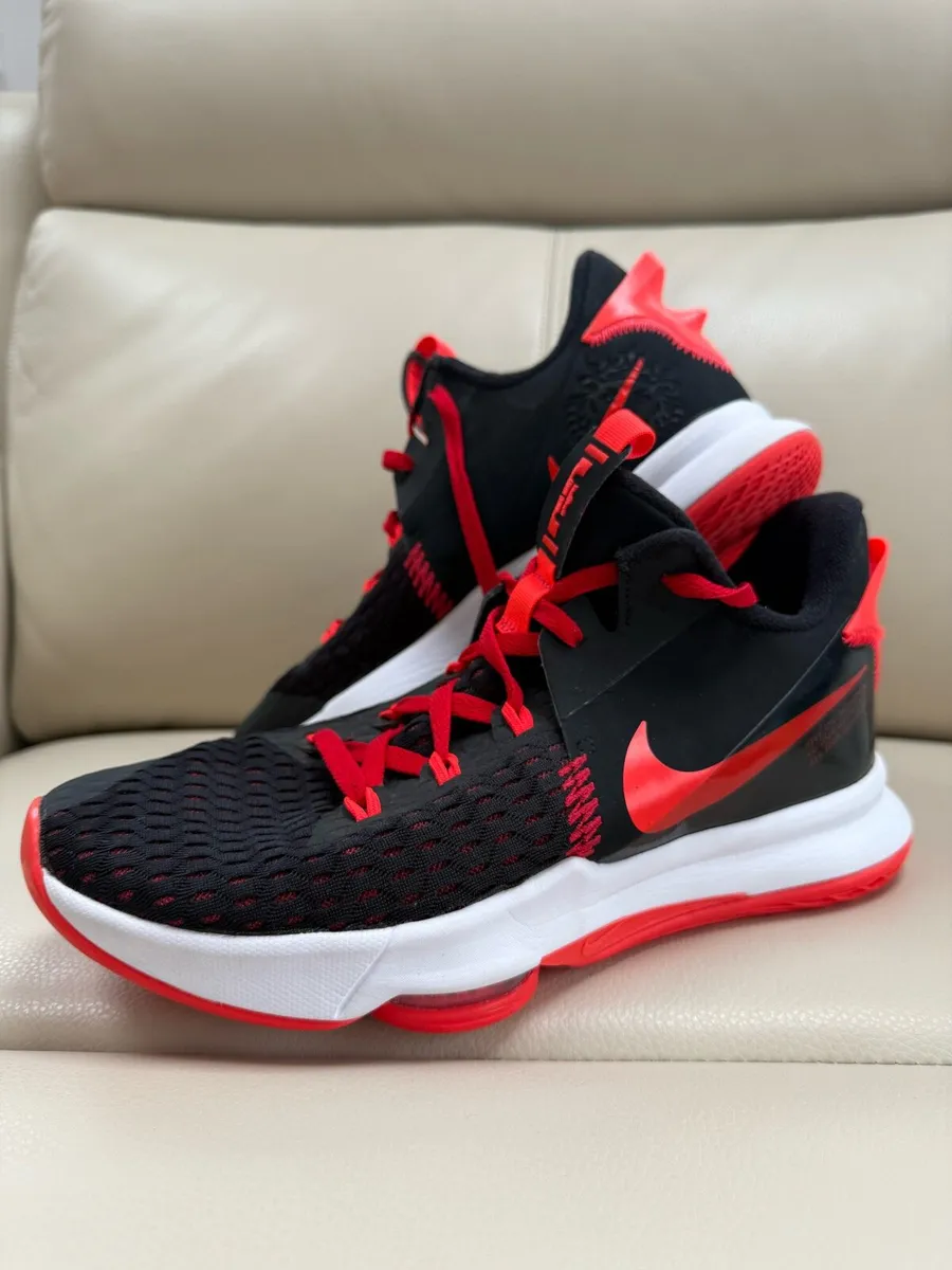 Nike Basketball Shoes (Worn Once) - Image 1