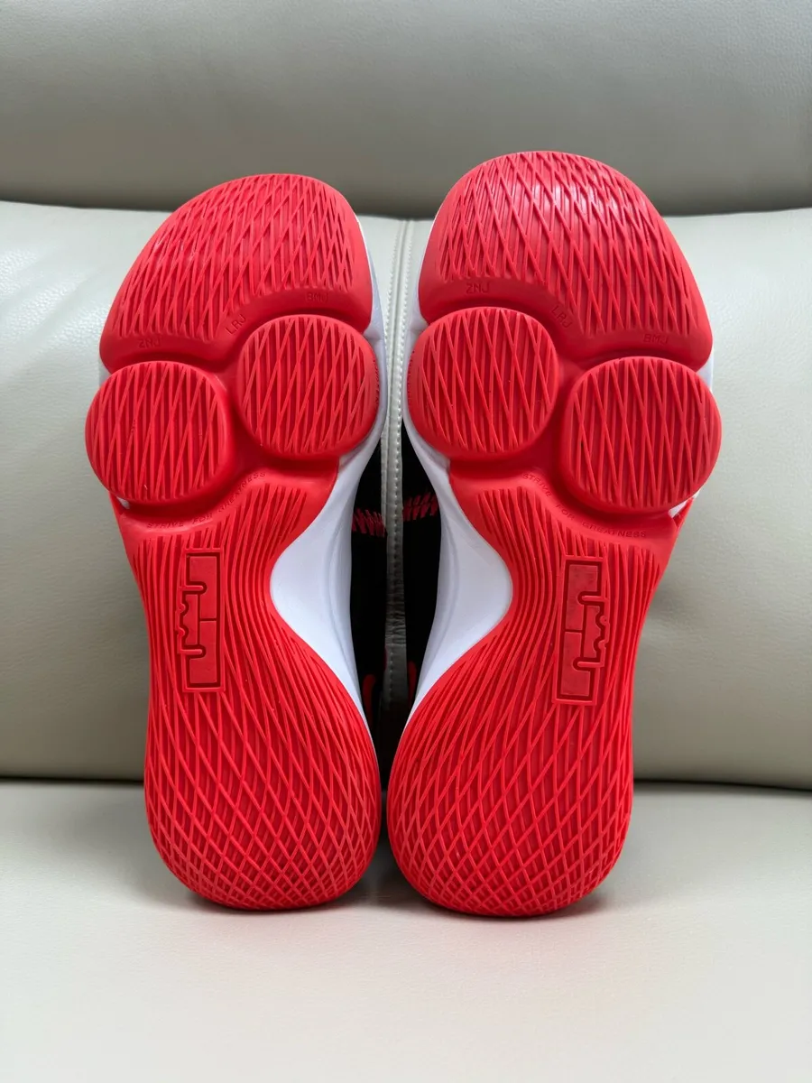 Nike Basketball Shoes (Worn Once) - Image 4