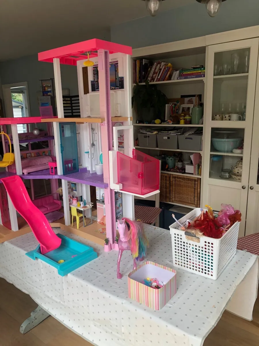 Barbie Dream house and Campervan bundle - Image 2