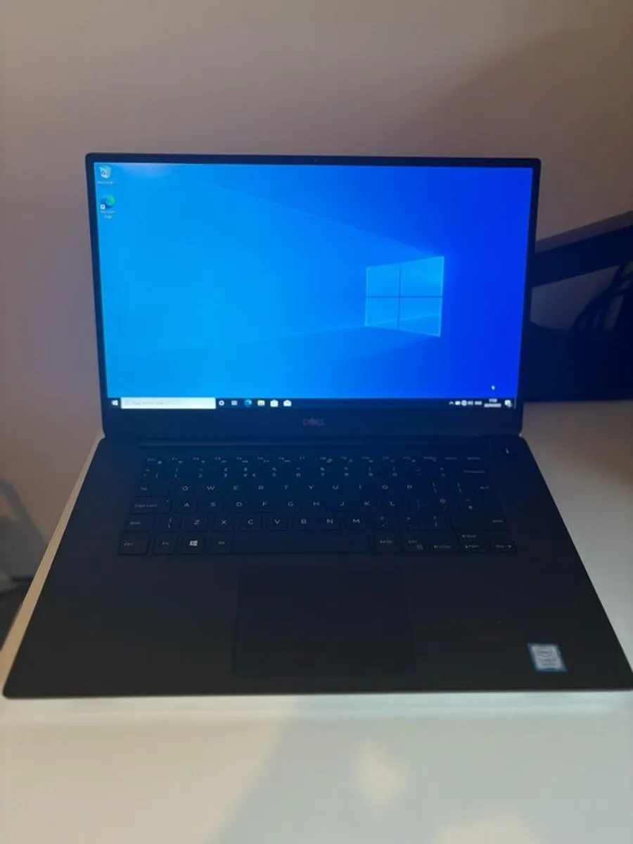 3x Dell Precision 5540 | i7-9850H | 15.6" 32 GB | 512 GB SSD | FHD | T2000 | silver | Win 10 Pro - Image 1