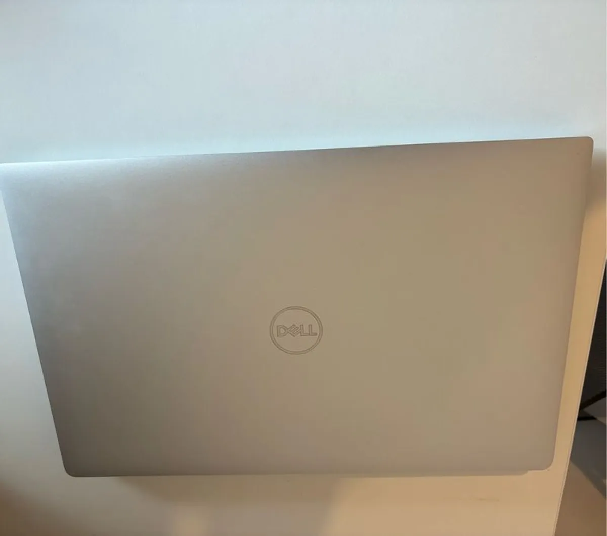 3x Dell Precision 5540 | i7-9850H | 15.6" 32 GB | 512 GB SSD | FHD | T2000 | silver | Win 10 Pro - Image 2