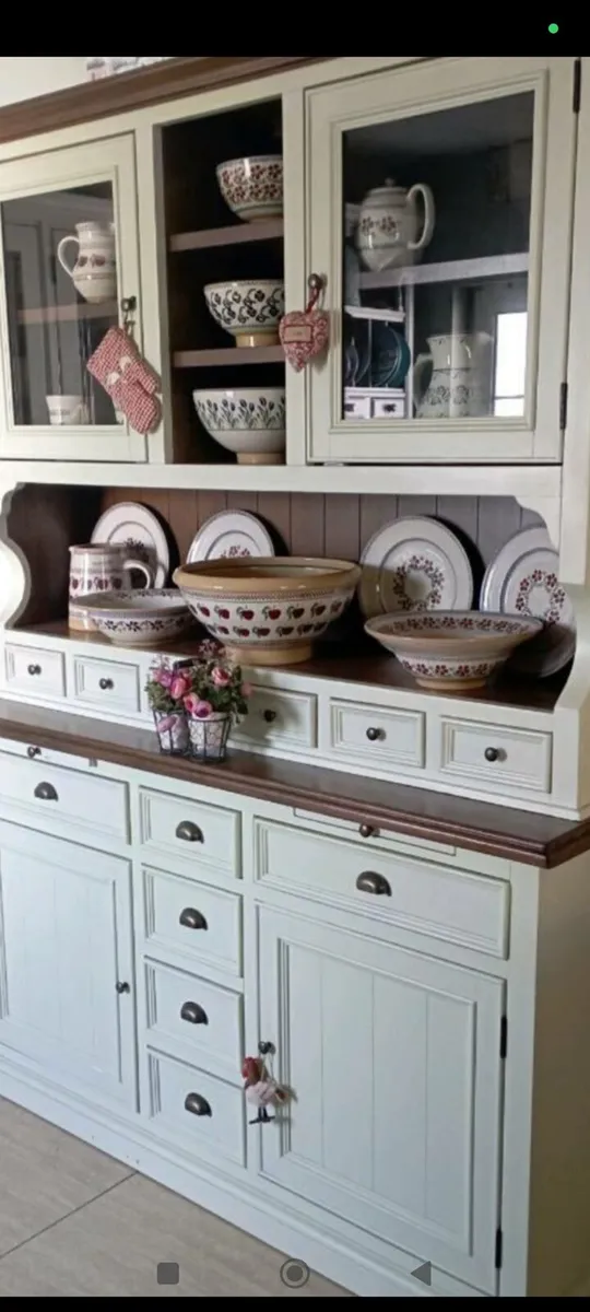 Cream kitchen dresser delivery arranged
