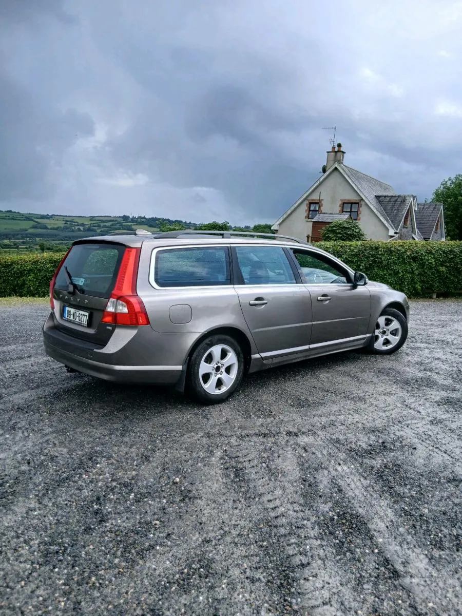 09 volvo v70 estate taxed and tested - Image 2