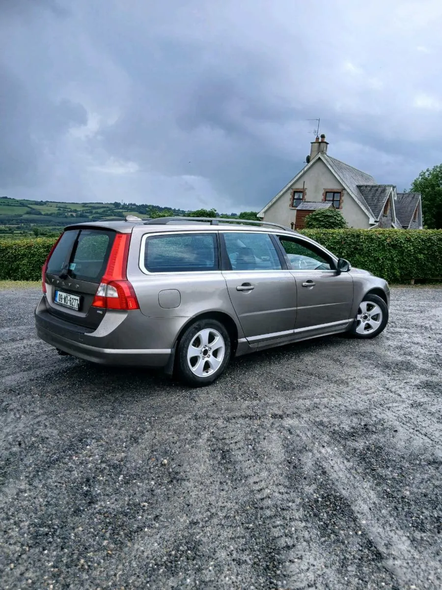09 volvo v70 estate taxed and tested - Image 3