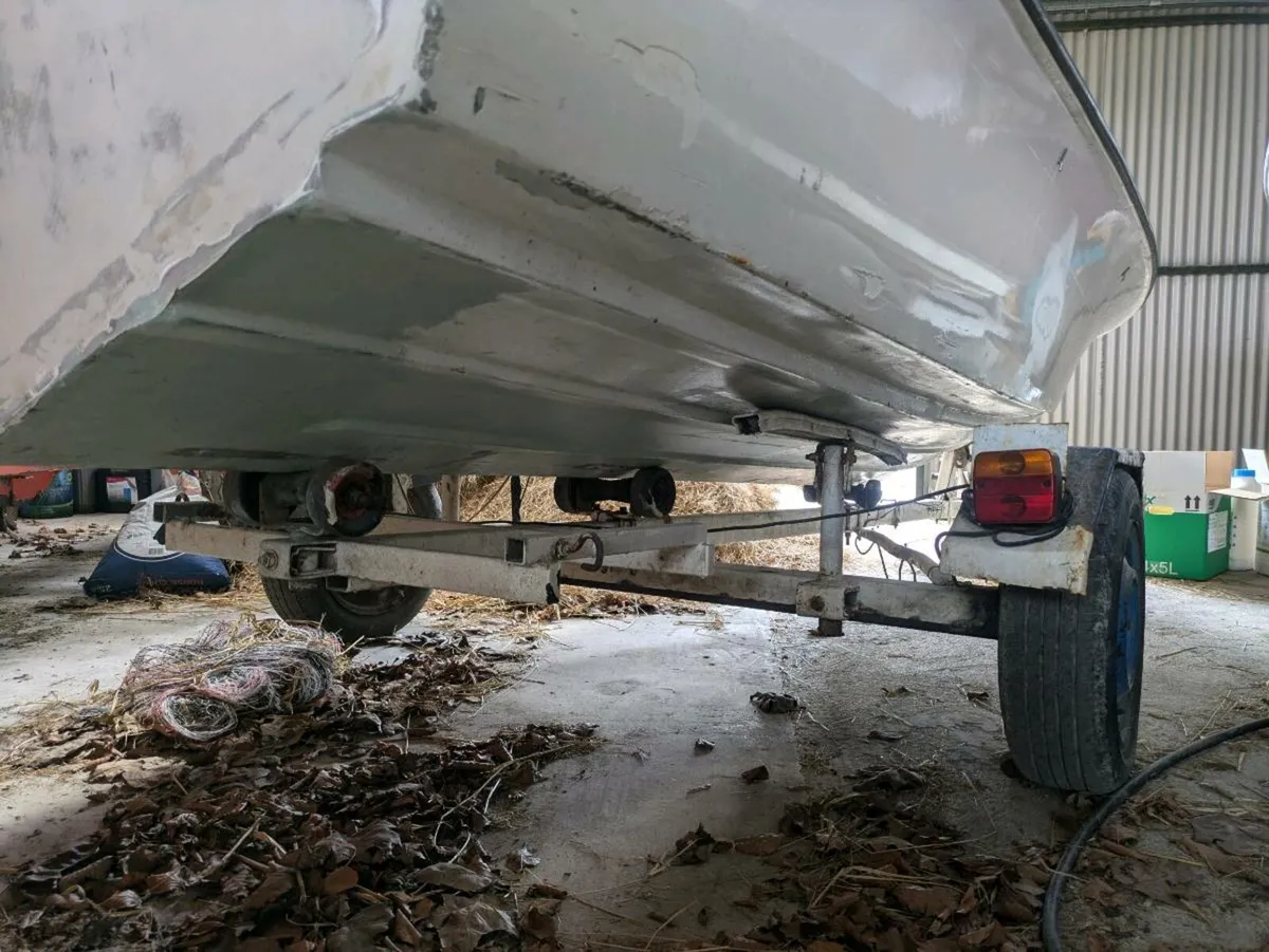 13ft Speed Boat with Trailer and 40hp Mariner - Image 4