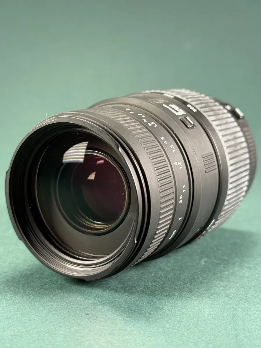 Sigma 70-300mm F/4-5,6 DG Macro Lens Canon EF - Image 2