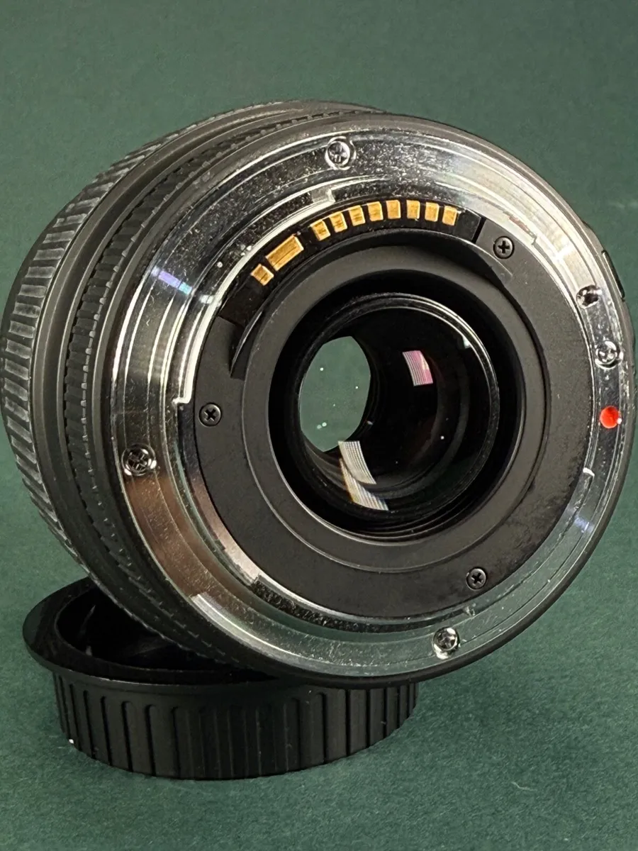 Sigma 70-300mm F/4-5,6 DG Macro Lens Canon EF - Image 3