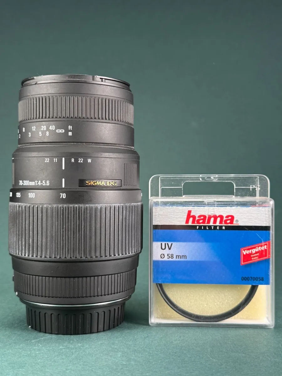 Sigma 70-300mm F/4-5,6 DG Macro Lens Canon EF - Image 1