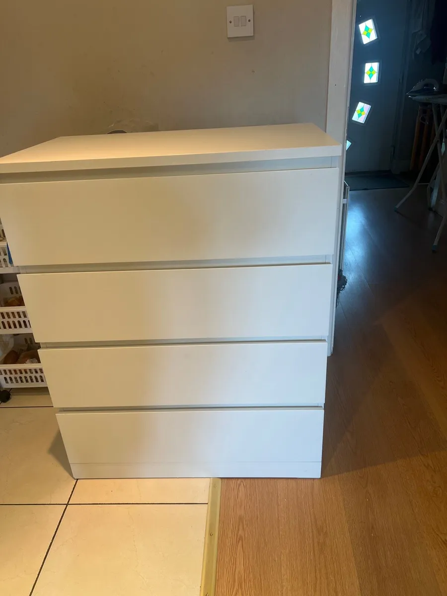 Chest of drawers - Image 2