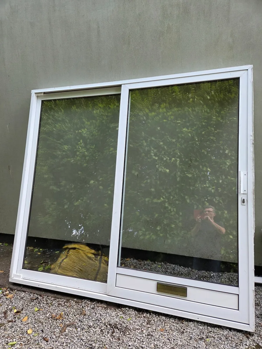 White aluminium patio - Image 1