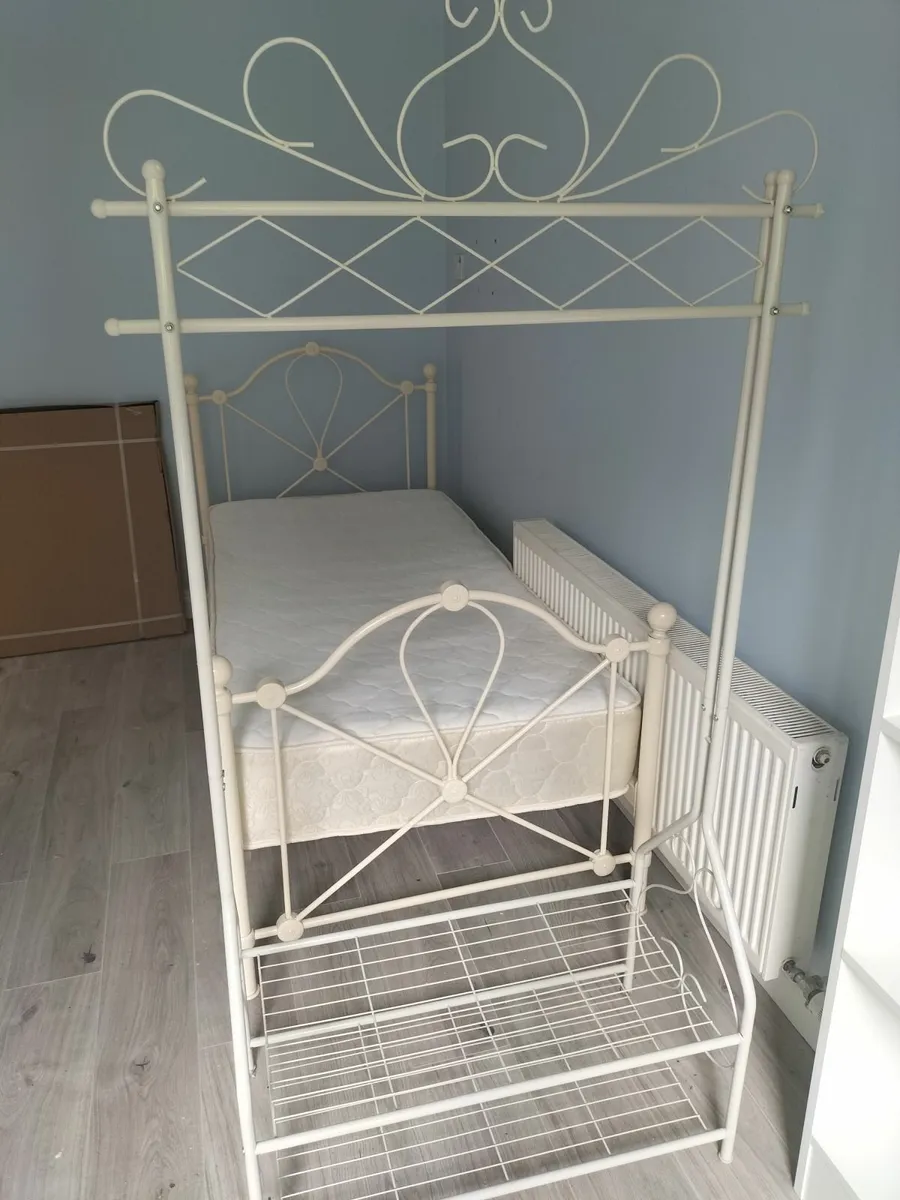Single bed frame and wardrobe - Image 3
