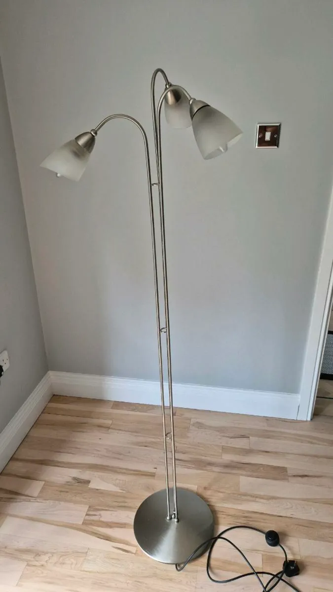 Centre Piece and Free Standing lights - Image 3