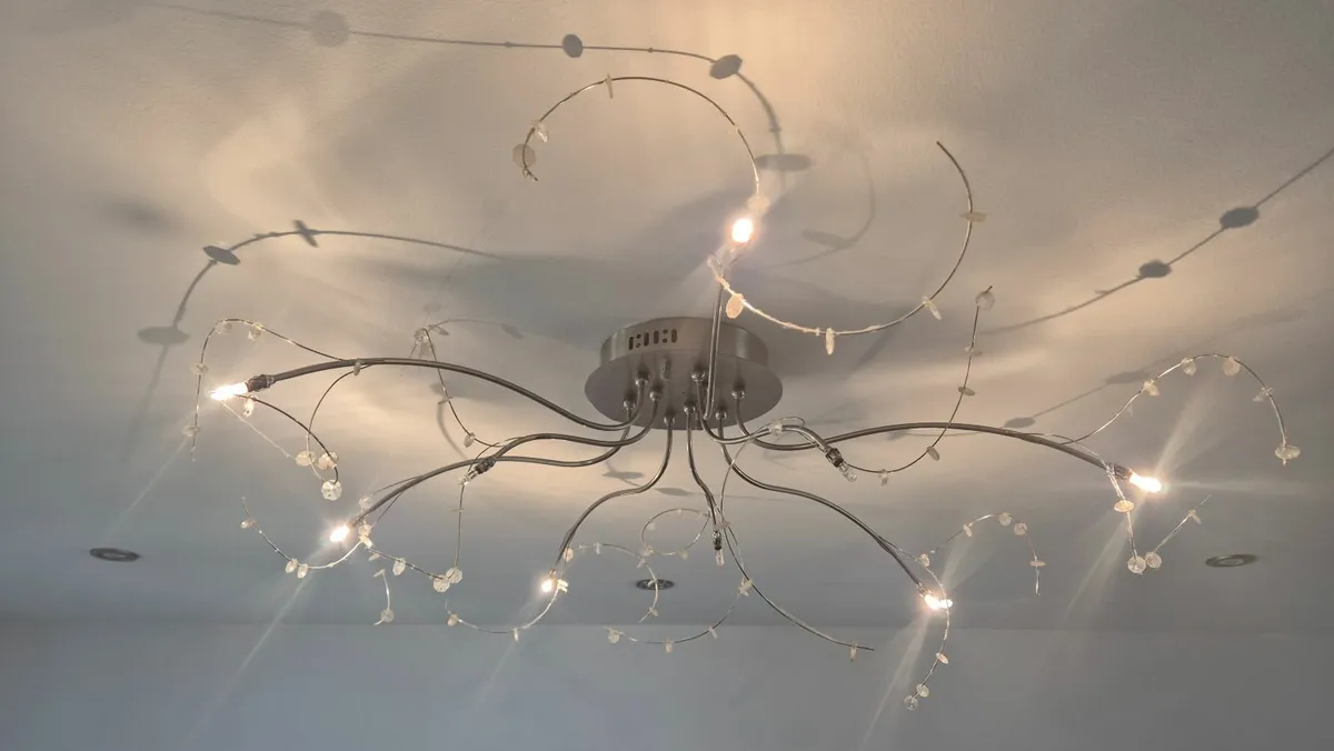 chandelier - Image 1